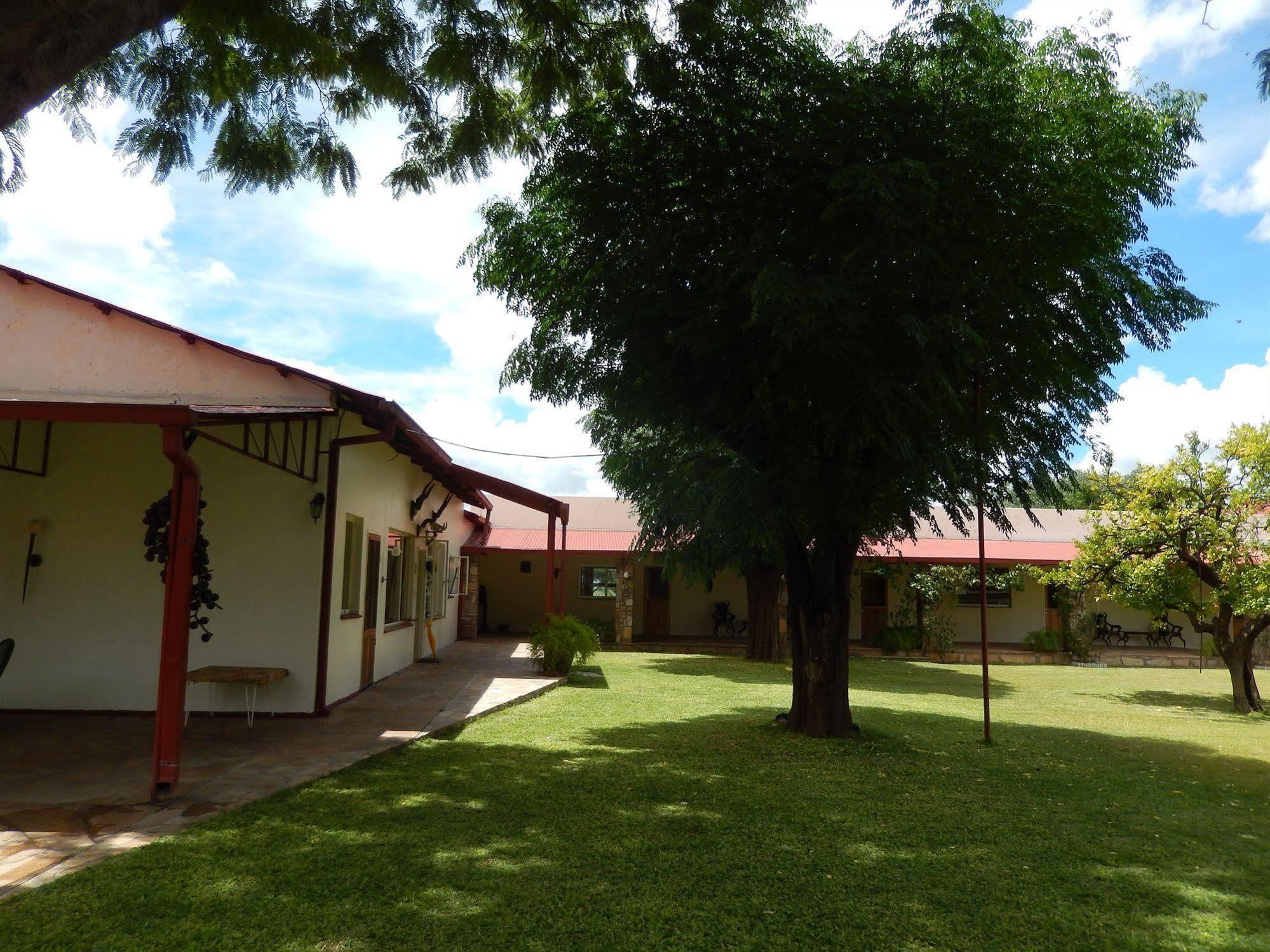 Dornhuegel Guestfarm Hotel Grootfontein Bagian luar foto