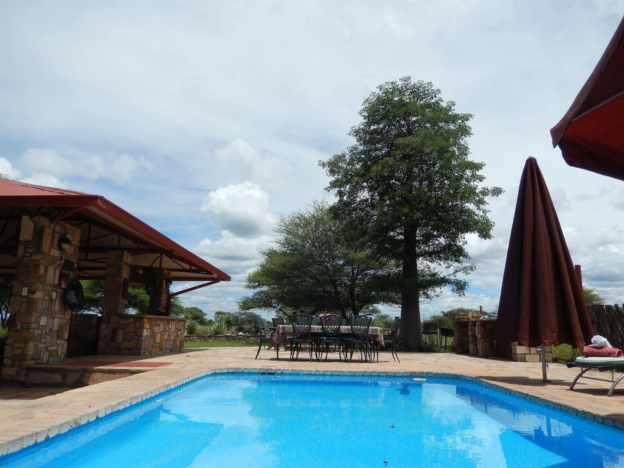 Dornhuegel Guestfarm Hotel Grootfontein Bagian luar foto