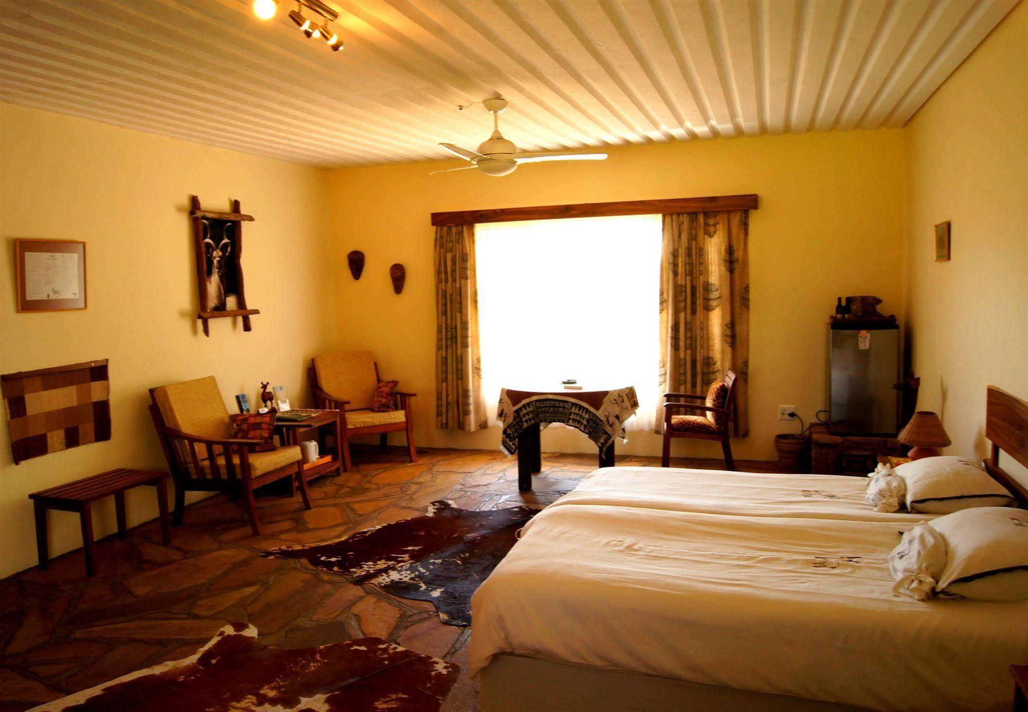 Dornhuegel Guestfarm Hotel Grootfontein Bagian luar foto